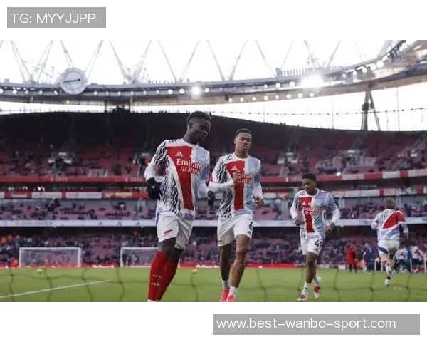 巴萨喜讯费尔明与亚马尔重返训练场助力球队恢复战斗力